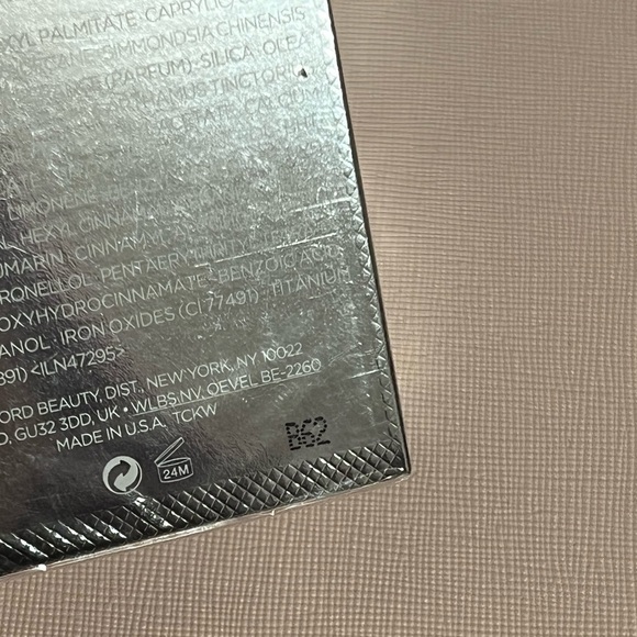 TOM FORD • SOLEIL NEIGE - SHIMMERING BODY OIL - Picture 3 of 4